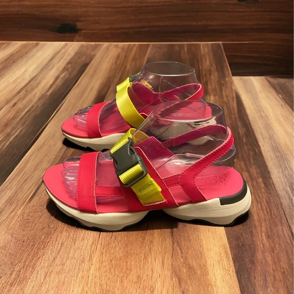 Sorrel Kinetic Impact Cactus/Pink Outdoor Performance Sandal. Size 8 - Picture 5 of 8